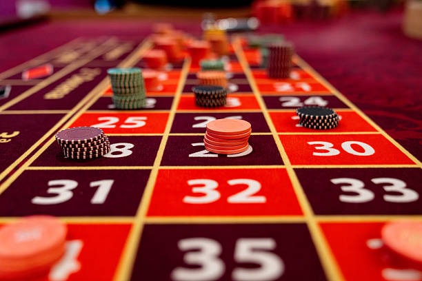 jayabola Paito Harian Sic Bo table displaying dice, betting layout, and live croupier interface